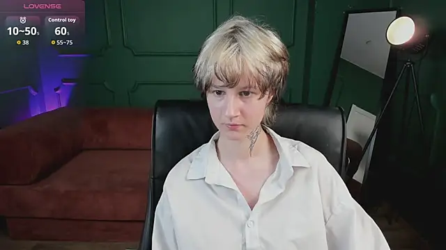 Senpai_Sins' Live Chat Room