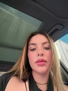Živá chatovací místnost Alirawrz