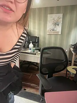 Sallem_Pink Live Chatraum