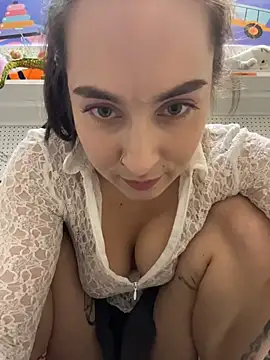 Sala de chat ao vivo de Holly_Play