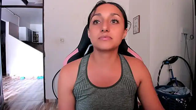 Živá chatovací místnost adrena_10