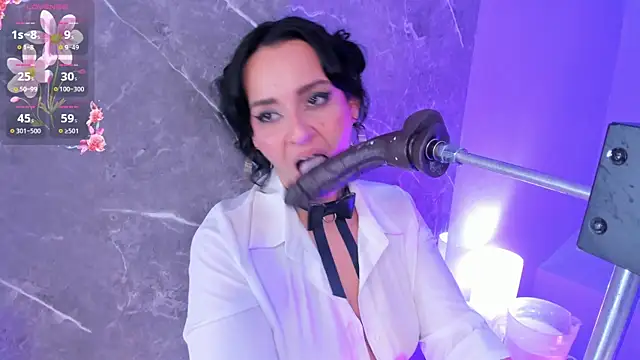 leticia__lyn's Live Chat Room