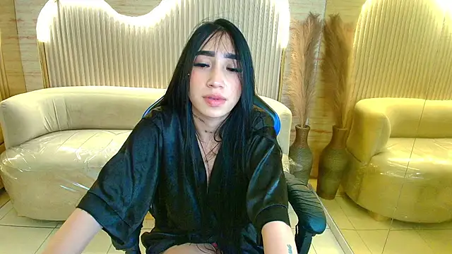 Chloe__r's Live Chat Room