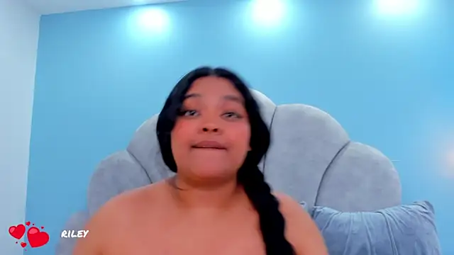 Chat soba uživo modela riley_dolly