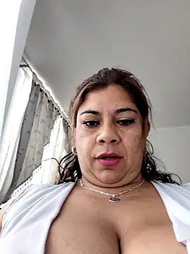Laura-Hernandez – live chatrum