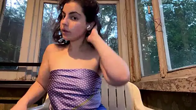 MarisaKomar Adlı Modelin Canlı Sohbet Odası