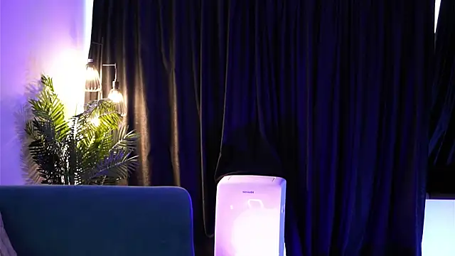 Sala de chat en directo de Aisha_Bee