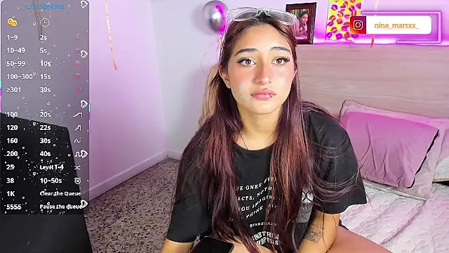 Sala de chat en directo de Nina-Mars
