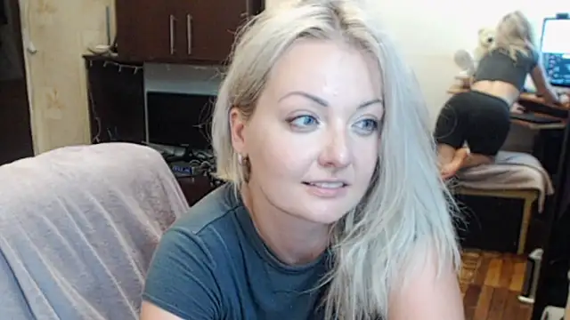 LuckyShot's Live Chat Room