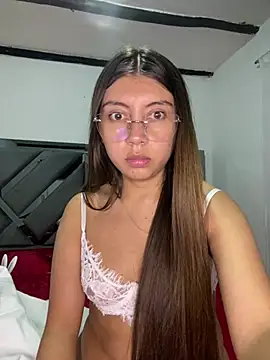 Sara-cooper2 Adlı Modelin Canlı Sohbet Odası