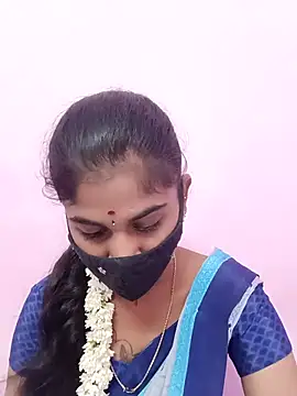 ห้องแชทสดของ Tamil_Keerthanaa