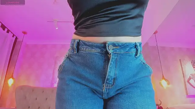 Shantall__ Adlı Modelin Canlı Sohbet Odası