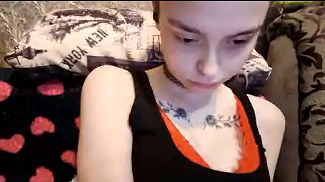 CaraDelevingnee's Live Chat Room