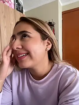 Miabonnett_ Adlı Modelin Canlı Sohbet Odası