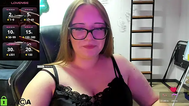 JuliNy_x Adlı Modelin Canlı Sohbet Odası