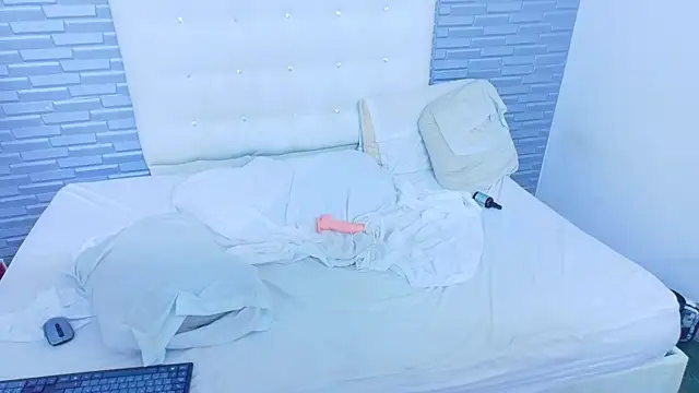 Živá chatovací místnost Secrett_desiree69