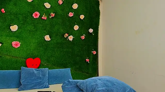 Živá chatovací místnost Huge_Titties_