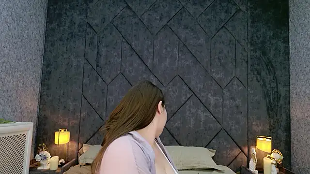 Živá chatovací místnost Anora_Mills