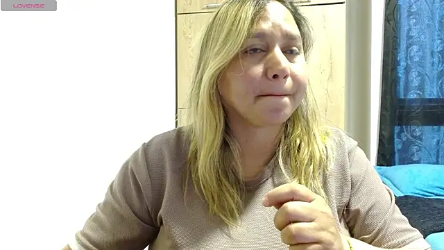 LauraReeves – live chatrum