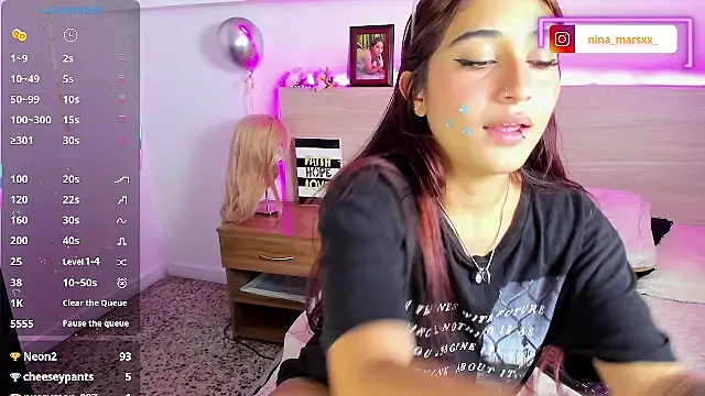 Nina-Mars Live Chatraum