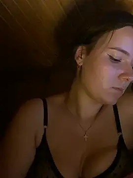 غرفة دردشة mewKate المباشرة