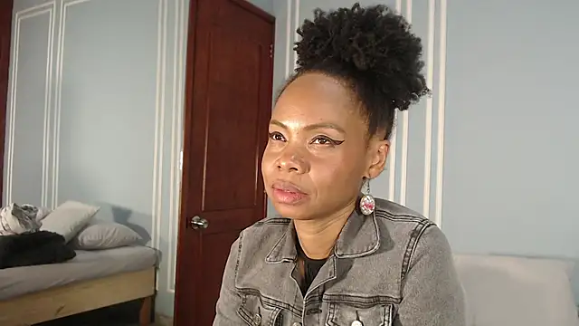 ChantalGarner live-chat rom