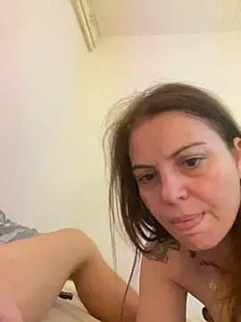 MylaXSecret's Live Chat Room