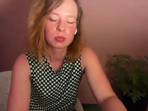 BettyFlirty's Live Chat Room
