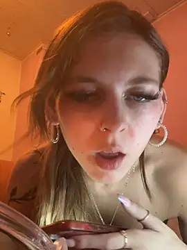 Alina-420 Cameră chat live