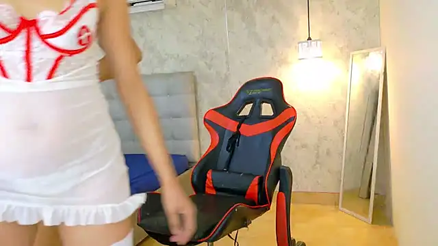 Živá chatovací místnost emy_0