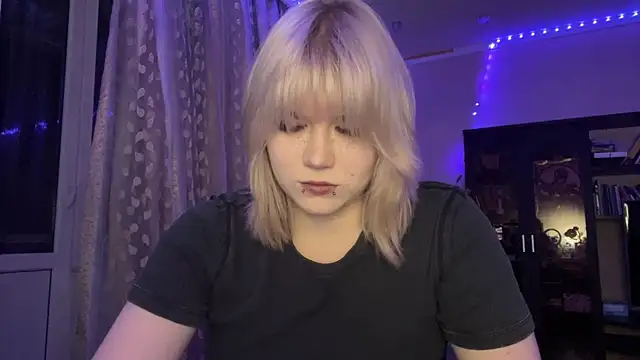 HelloKinki чат на живо