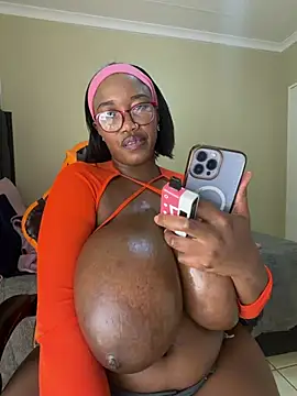 BootyAndButterflies8 – live chatrum