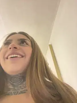 Im_Emily_'s Live Chat Room
