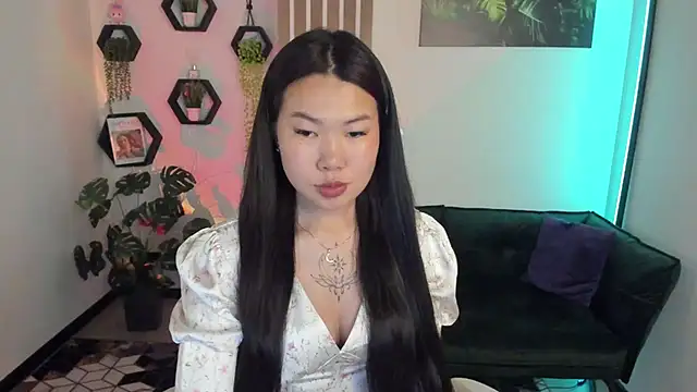 LunaPurrr's Live Chat Room