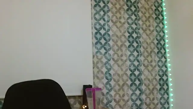 Isabellacarson's Live Chat Room