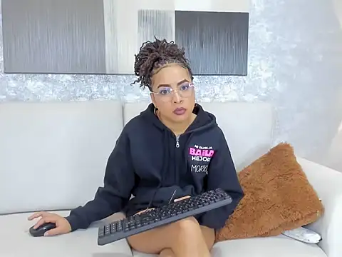 Lucia_jane Live chatroom