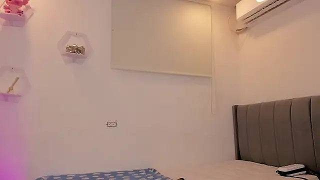 meganrossee69 লাইভ চ্যাট রুম