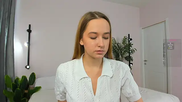 Sweett_Monica Live Chatraum