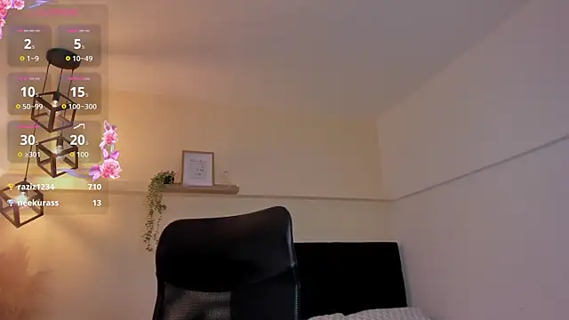 Lucia_Brown_ Adlı Modelin Canlı Sohbet Odası