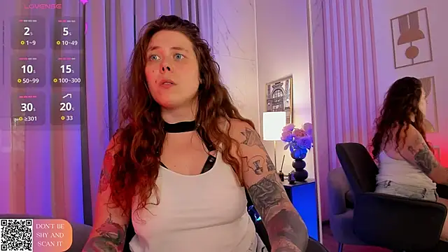 SophiePure's Live Chat Room