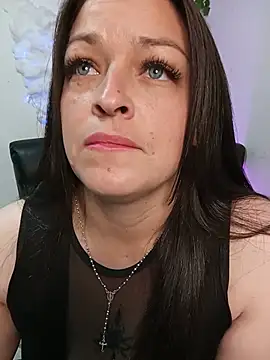 Isa_bluee's Live Chat Room