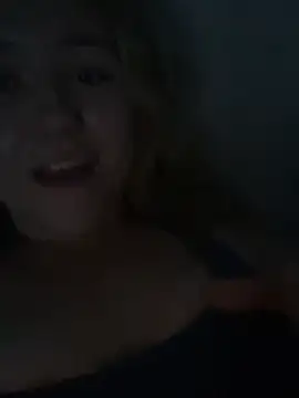 Chatroom en direct de MaddyCherryX