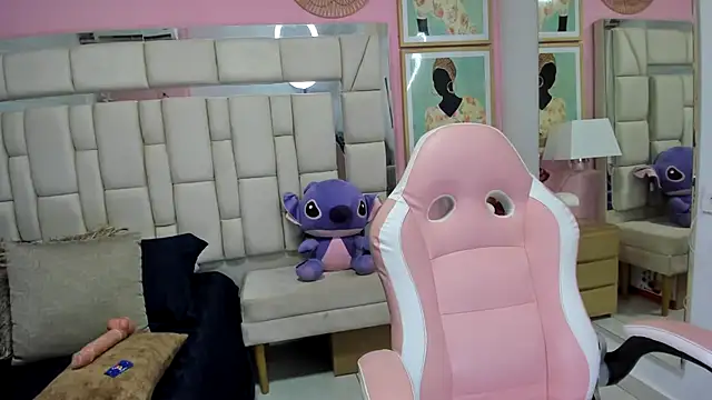 staicy_white_19n Live chat-huone