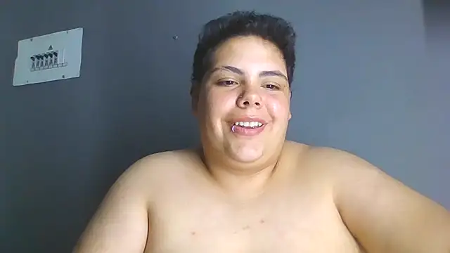 Hailey_Curvy Live Chatraum