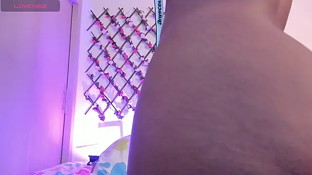 naughty_ebonyy's Live Chat Room