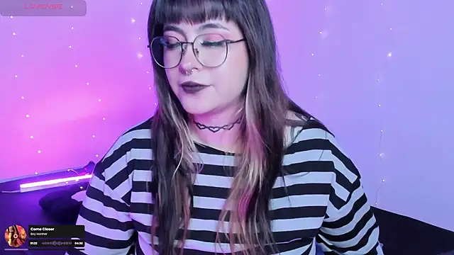 Hallucigenia_'s Live Chat Room