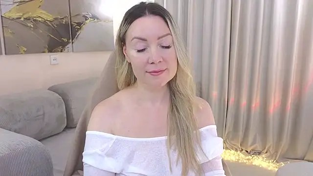 ElleHerry Adlı Modelin Canlı Sohbet Odası