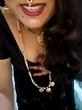 Urmila_kannada_telugu Adlı Modelin Canlı Sohbet Odası