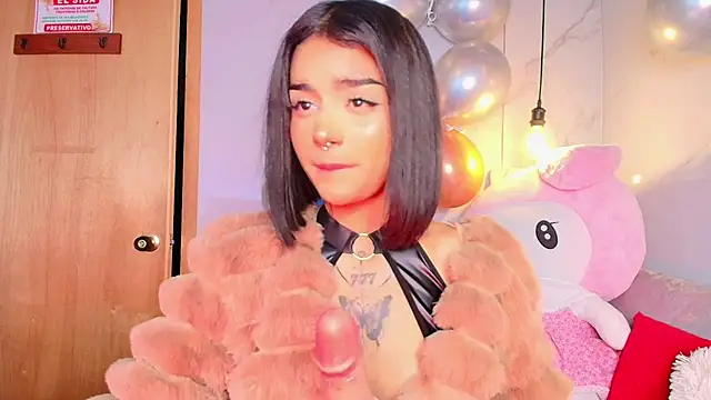 Milu_carbajal_x's Live Chat Room
