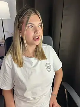 Odett_'s Live Chat Room